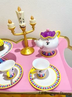 Jouet Chariot à Thé Chantant Be Our Guest La Belle Et La Bête Disney Store Lumière Samovar Dinette -Disney jouet service a the chariot la belle et la bete disney store tasses lumiere gateaux plastique 3