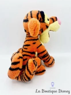 Peluche Tigrou Disney Store Winnie L'ourson Tigre Orange Vintage 26 Cm -Disney pelcuhe tigrou assis vintage disney store winnie ourson tigre orange queue enroulee 4