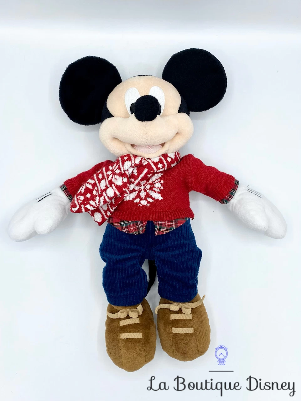 Peluche Mickey Mouse Noël Disney Store 2015 Pull Rouge écharpe 44 Cm 6 Peluche Mickey Mouse Noël Disney Store 2015 Pull Rouge écharpe 44 Cm – Image 4