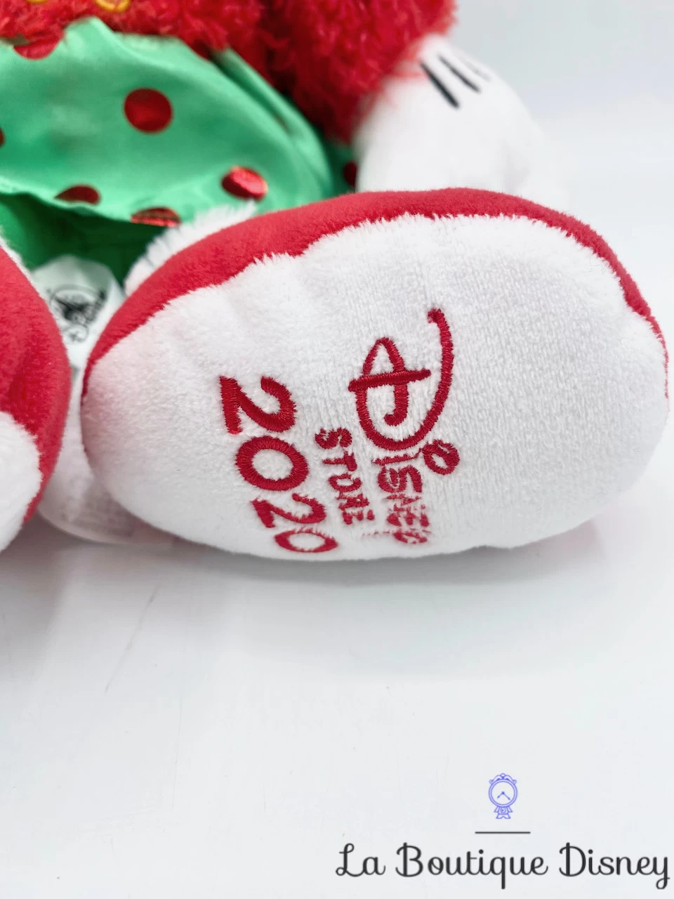 Peluche Minnie Mouse Noël Disney Store 2020 Holiday Cheer Rouge Vert 44 Cm 7 Peluche Minnie Mouse Noël Disney Store 2020 Holiday Cheer Rouge Vert 44 Cm – Image 5