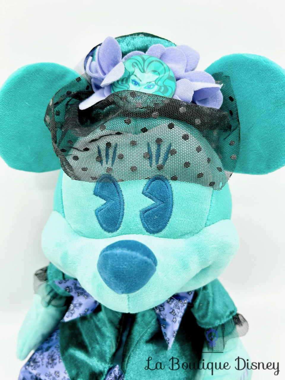 Peluche Minnie Mouse The Main Attraction 10 Sur 12 Haunted Mansion Disney Store 2020 Édition Limitée 43 Cm 4 Peluche Minnie Mouse The Main Attraction 10 Sur 12 Haunted Mansion Disney Store 2020 Édition Limitée 43 Cm – Image 2