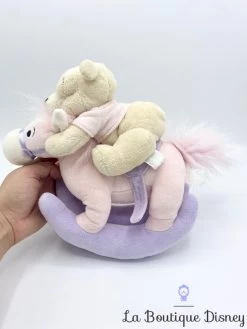 Peluche Winnie L'ourson Cheval Bascule Disney Store Rose Violet 26 Cm -Disney peluche winnie ourson cheval bascule disney store rose violet 2