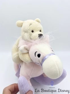 Peluche Winnie L'ourson Cheval Bascule Disney Store Rose Violet 26 Cm -Disney peluche winnie ourson cheval bascule disney store rose violet 3
