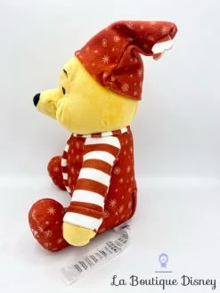 Peluche Winnie L’ourson Noël Disney Store 2021 ShopDisney Pyjama Rouge -Disney peluche winnie ourson disney store 2021 shopdisney noel pyjama 2