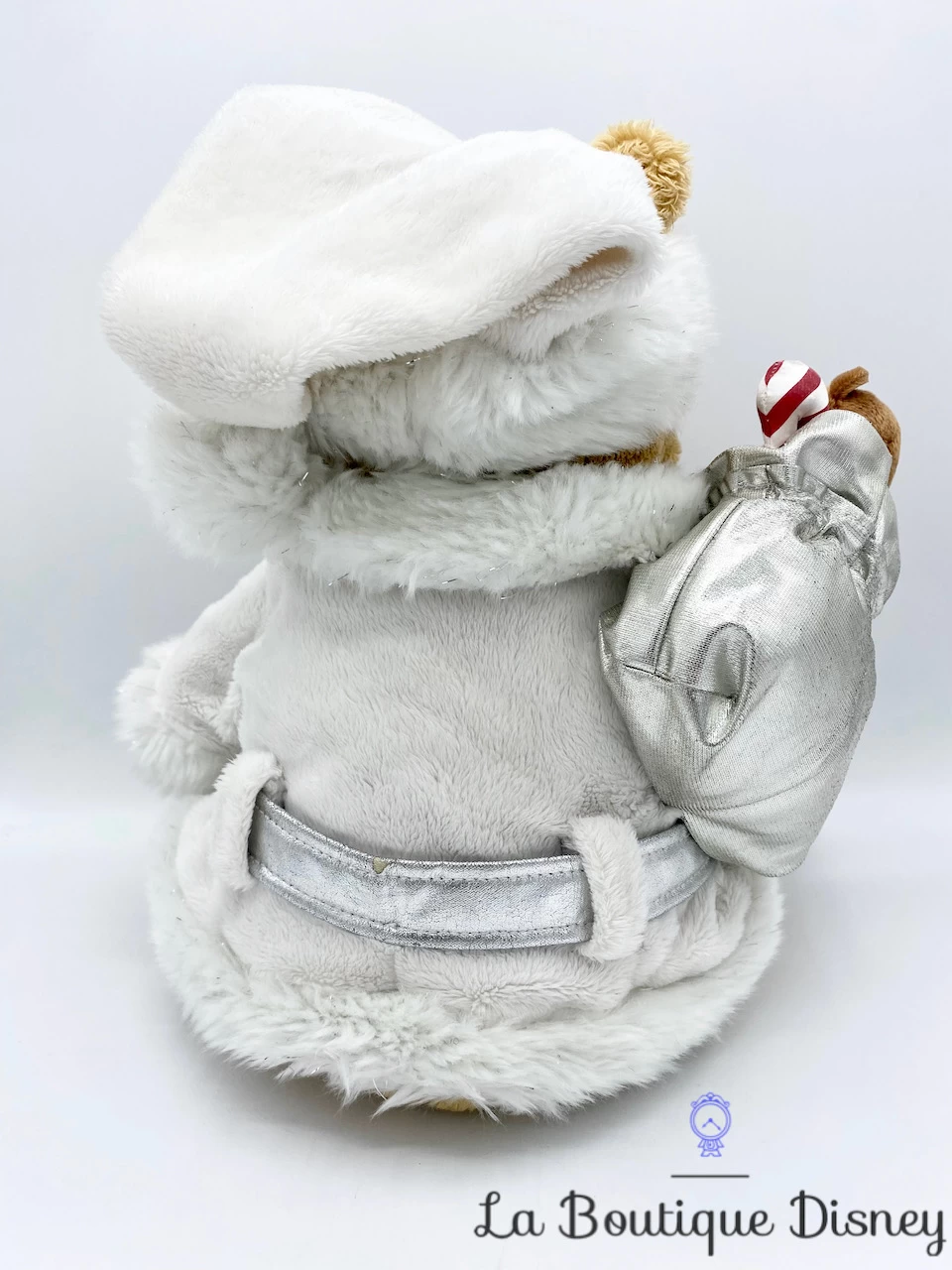Peluche Winnie L'ourson Père Noël Blanc Disney Store Limited Edition Hotte Cadeau édition Limitée 43 Cm 8 Peluche Winnie L'ourson Père Noël Blanc Disney Store Limited Edition Hotte Cadeau édition Limitée 43 Cm – Image 6