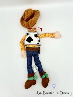 Poupée Chiffon Woody Toy Story Disney Store 2019 Peluche Cow Boy Chapeau 47 Cm 10 Poupée Chiffon Woody Toy Story Disney Store 2019 Peluche Cow Boy Chapeau 47 Cm -Disney peluche woody disney store toy story cowboy poupee chiffon 4