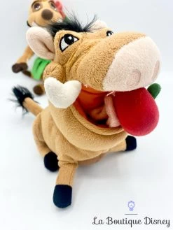 Peluches Timon Pumbaa Luau Le Roi Lion Disney Store 2015 Suricate Phacochère Marron 22 Cm 11 Peluches Timon Pumbaa Luau Le Roi Lion Disney Store 2015 Suricate Phacochère Marron 22 Cm -Disney peluches timon pumbaa feuilles fruit vahine disney store le roi lion phacochere 2
