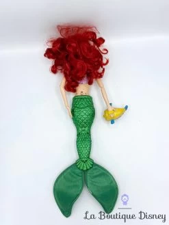 Poupée Chantante Ariel De Luxe Disney Store La Petite Sirène Polochon Queue Articulée 45 Cm -Disney poupee chantante ariel de luxe 45 cm polochon part of your wold articulee queue 2016 2