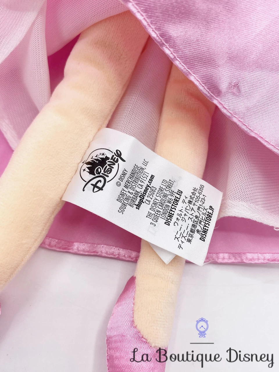 Poupée Chiffon Raiponce Hiver Disney Store Peluche Princesse Robe Rose Cape Blanche 50 Cm 7 Poupée Chiffon Raiponce Hiver Disney Store Peluche Princesse Robe Rose Cape Blanche 50 Cm – Image 5