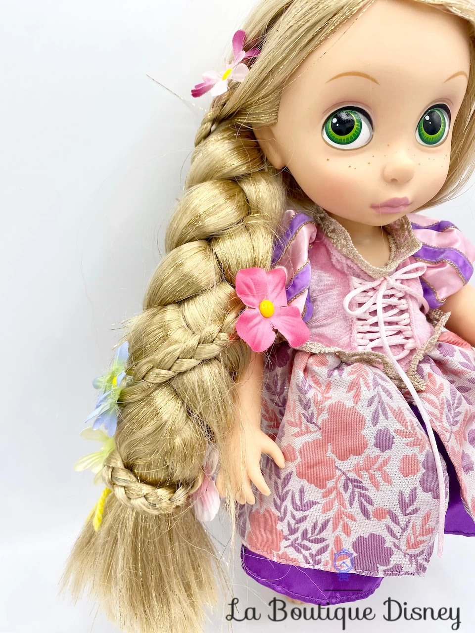 Poupée Raiponce Édition Spéciale Animators Collection Disney Store Princesse Cheveux Lanterne Illumine 40 Cm 5 Poupée Raiponce Édition Spéciale Animators Collection Disney Store Princesse Cheveux Lanterne Illumine 40 Cm – Image 3