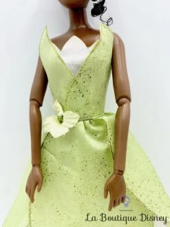 Poupée Tiana La Princesse Et La Grenouille Disney Store Mannequin Robe Verte 32 Cm -Disney poupee tiana la princesse et la grenouille disney store mannequin 5