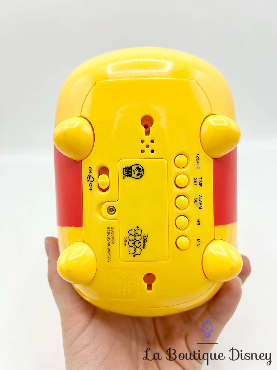 Réveil Tsum Tsum Winnie L'ourson Disney BulbBotz Horloge Veilleuse Rouge Jaune 7 Réveil Tsum Tsum Winnie L'ourson Disney BulbBotz Horloge Veilleuse Rouge Jaune – Image 5