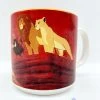 Tasse Scène Le Roi Lion The Walt Disney Company England Mug Scène Film Rouge Soleil -Disney tasse scene le roi lion disney england mug scene film jungle rouge ciel 0