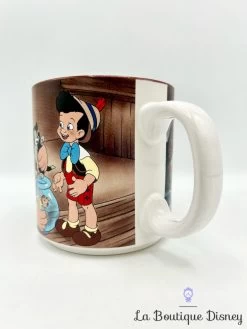 Tasse Scène Pinocchio The Walt Disney Company Japan Mug Scène Film Geppetto Atelier -Disney tasse scene pinocchio disney store walt disney company mug scene films 2