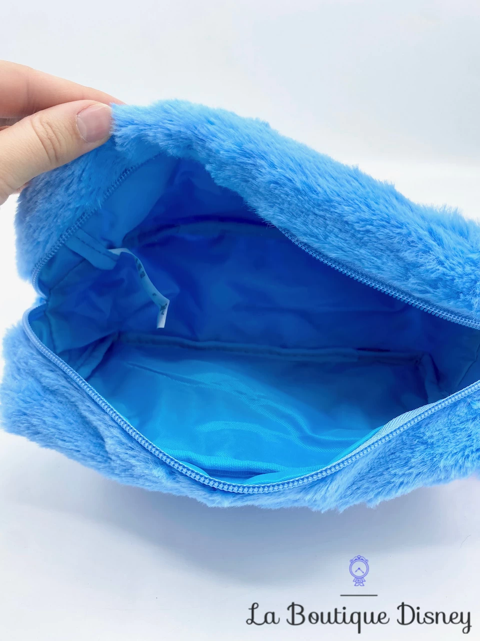 Pochette Stitch Disney F&F Stores Fourrure Bleu Trousse Maquillage 7 Pochette Stitch Disney F&F Stores Fourrure Bleu Trousse Maquillage – Image 5