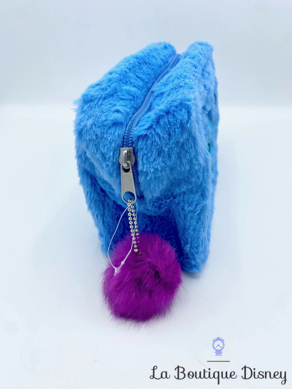 Pochette Stitch Disney F&F Stores Fourrure Bleu Trousse Maquillage 5 Pochette Stitch Disney F&F Stores Fourrure Bleu Trousse Maquillage – Image 3