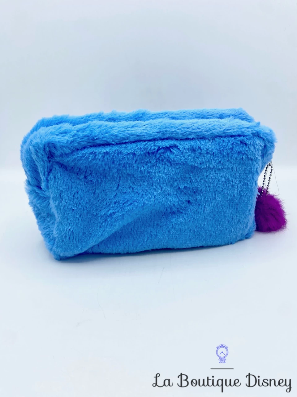 Pochette Stitch Disney F&F Stores Fourrure Bleu Trousse Maquillage 6 Pochette Stitch Disney F&F Stores Fourrure Bleu Trousse Maquillage – Image 4
